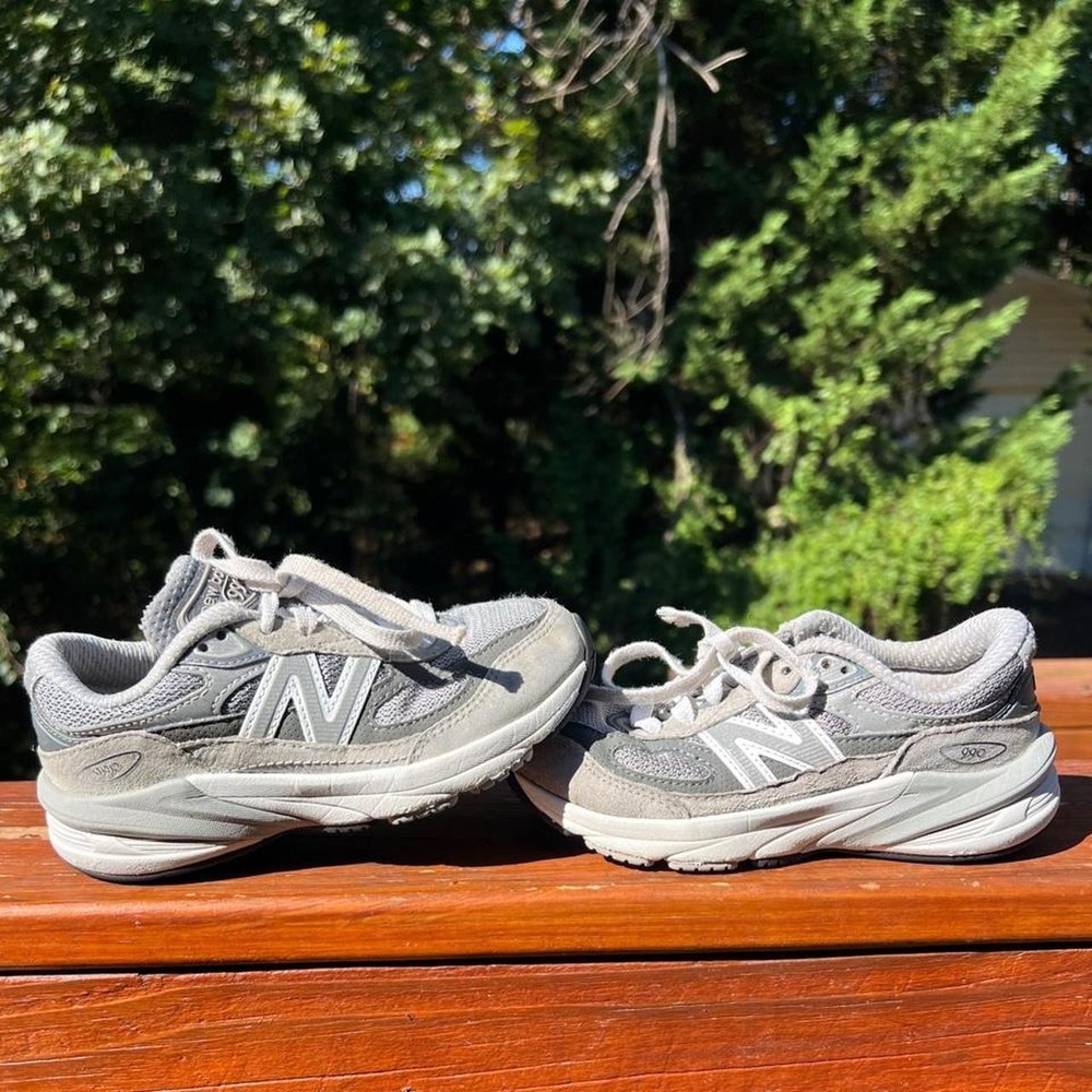 New Balance 990v6 Youth 12 Gray White Unisex Running School Sneakers